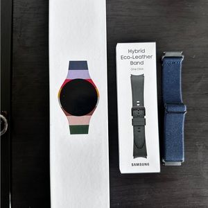 NEW Samsung Galaxy Watch6 Aluminum Smartwatch 40mm Wifi Bluetooth - Graphite